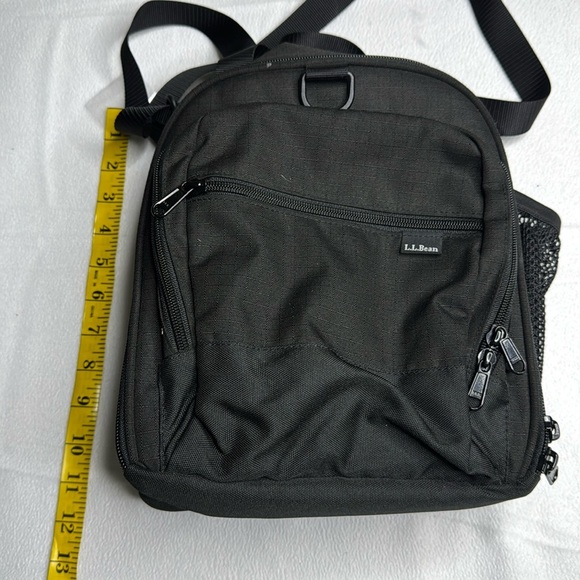 L.L. Bean Other - L.L. Bean black zipper lunch bag in excellent condition